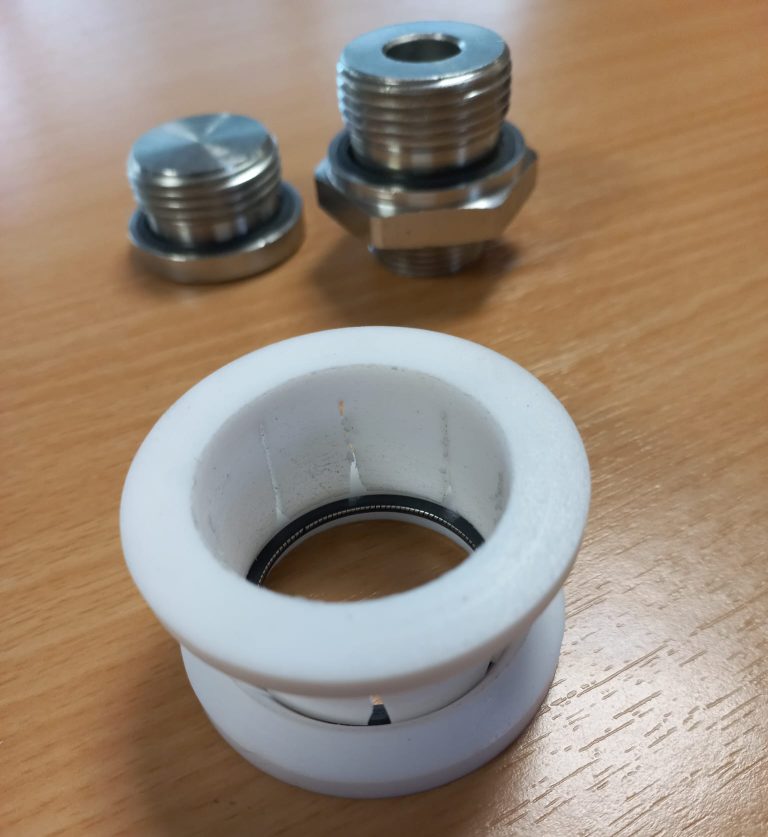 Hydraulic Nipple with installation tool